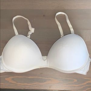 Plain white bra woth a pink inside